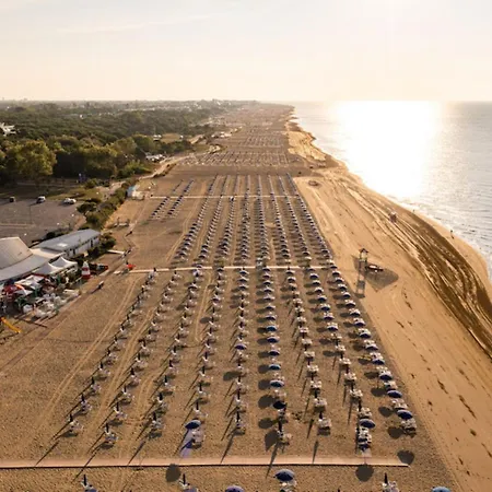 Rooftop Pool And Sea Nearby-beahost * Bibione