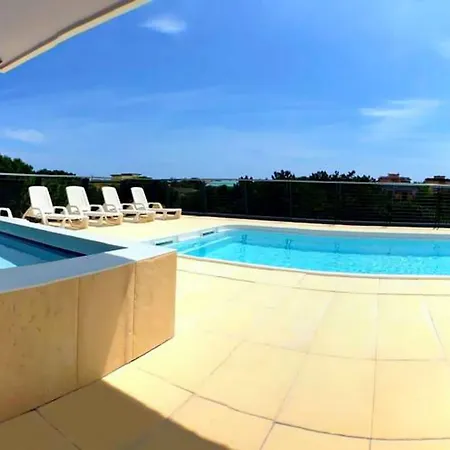 Rooftop Pool And Sea Nearby-beahost