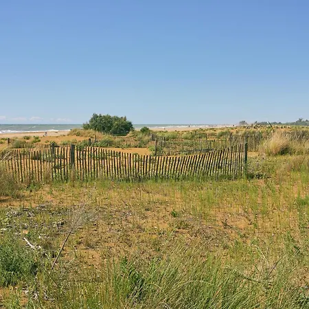 Rooftop Pool And Sea Nearby-beahost