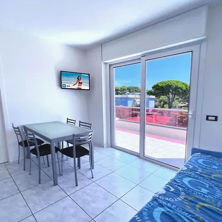 Rooftop Pool And Sea Nearby-beahost Apartment Bibione