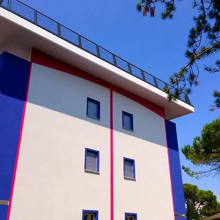 Rooftop Pool And Sea Nearby-beahost