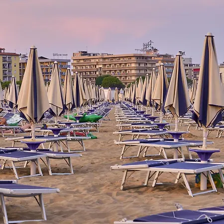 Rooftop Pool And Sea Nearby-beahost * Bibione